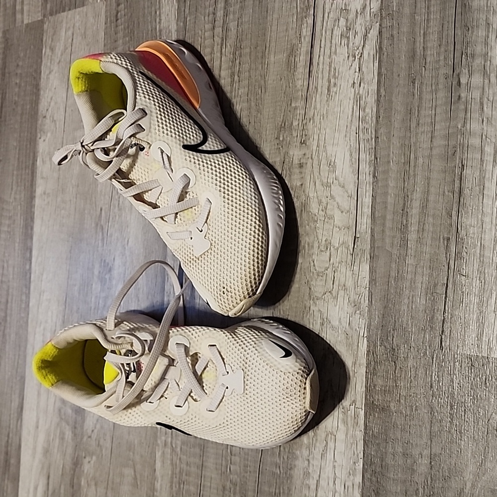 Nike‎ renew shoes